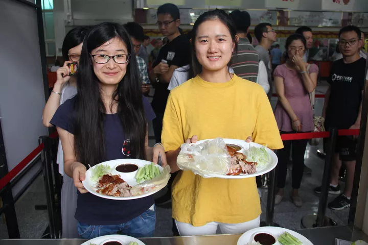美食佳節，華麗綻放 ——天津鐵三院健力源餐廳舉辦美食節活動