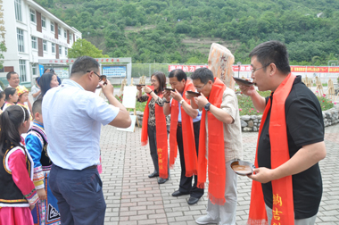 健力源集團心系助學，情暖北川