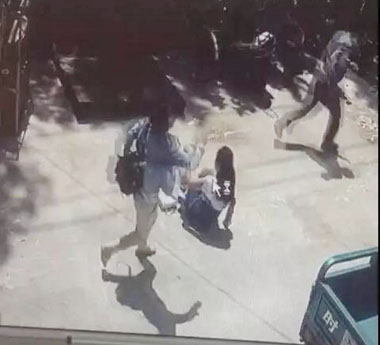 俠女一聲吼，歹徒被嚇走——濟南龍奧餐廳員工安翠霞見義勇為事跡紀實